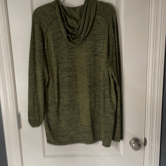 ZYIA Men's Lightweight Hoodie in Forest Green - Picture 3 of 3